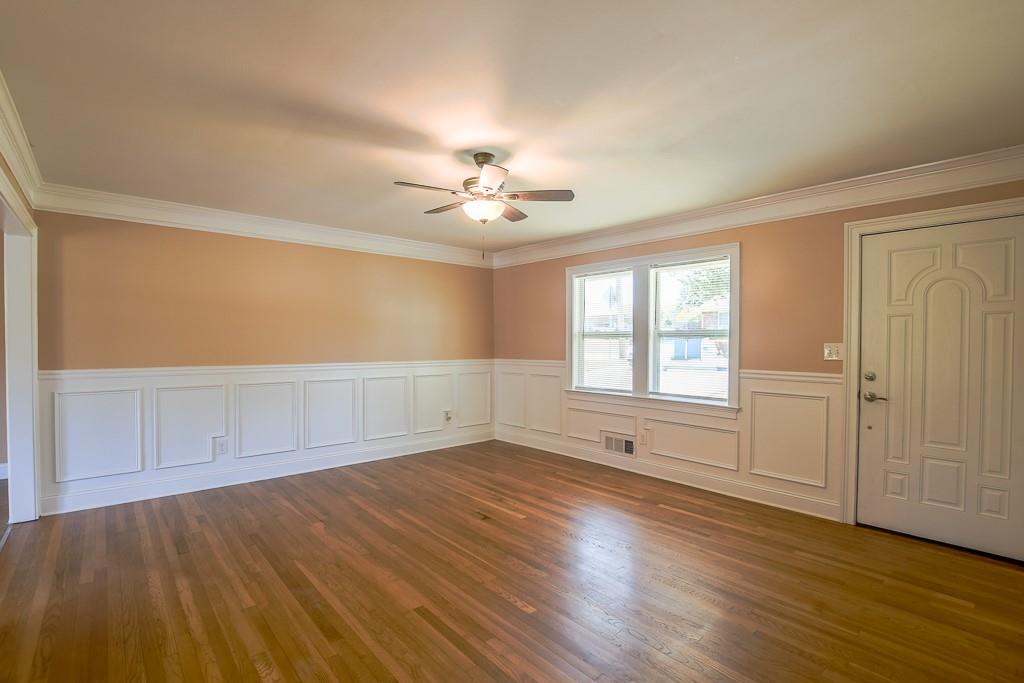 896 King Rd