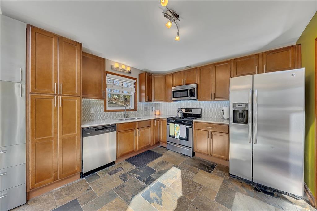 920 Pine Grove Pointe Drive, Roswell, Georgia image 9