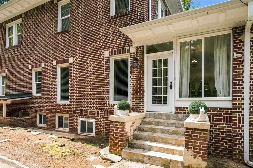2005 Ponce De Leon Avenue NE