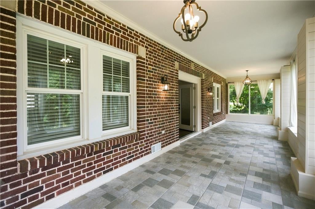 2005 Ponce De Leon Avenue NE