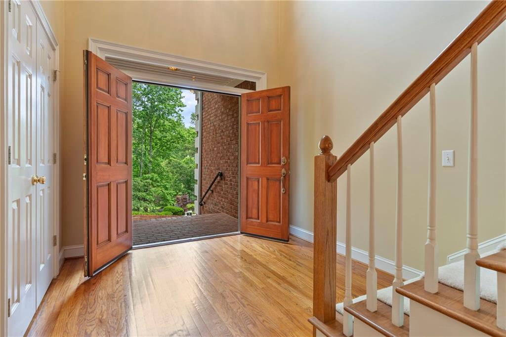 7830 Kings Point Drive, Cumming, Georgia image 11