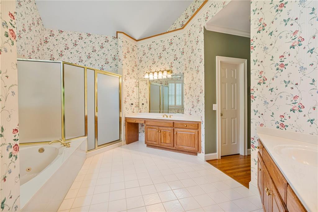 7830 Kings Point Drive, Cumming, Georgia image 24
