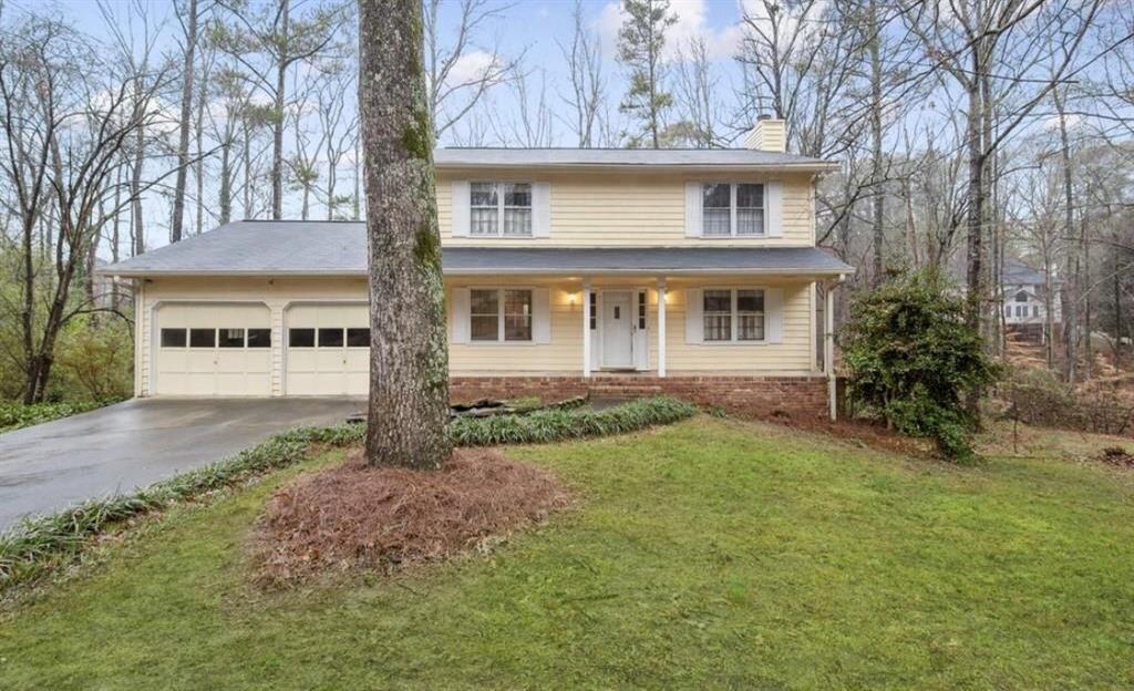 Discover this spacious home in a quiet and safe cul-de-sac in Lilburn. Featuring a newly finished basement with independent entrance, this property combines comfort, location, and excellent rental potential.
3 bedrooms upstairs – Comfortable layout with privacy for the family
2 full baths upstairs (1 in primary + 1 shared) – Convenience for everyday living
Half bath on main level – Practical for guests
Finished basement (2023, high-quality materials) – Modern space ready to use
2 bedrooms + 1 full bath in basement – Perfect for in-laws, guests, or rental
Full kitchen in basement with independent entrance – Excellent income potential
Mini-split systems in each basement bedroom – Efficient and personalized comfort
Front yard and backyard with a beautiful natural creek (not in flood zone) – Relaxing outdoor setting
Great location: near Hwy 78, Downtown Atlanta, shopping, Lawrenceville & Snellville – Quick access everywhere
Schools: Camp Creek Elementary, Trickum Middle, Parkview High – Sought-after district