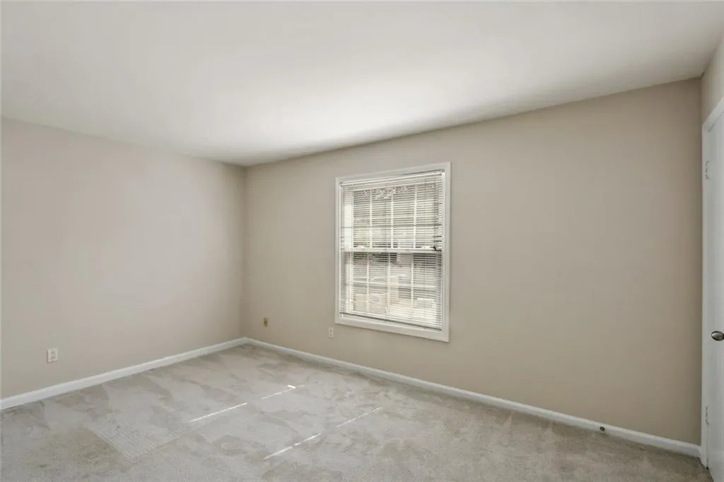 Atlanta, Georgia 30342, United States, 2 Bedrooms Bedrooms, ,2 BathroomsBathrooms,Residential,Pending,122317