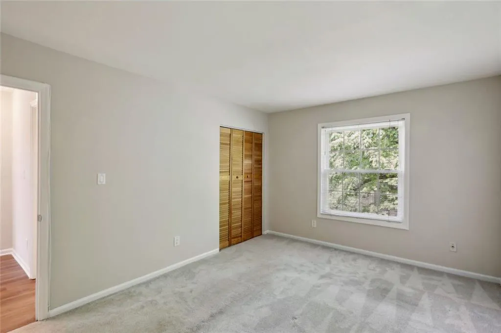 Atlanta, Georgia 30342, United States, 2 Bedrooms Bedrooms, ,2 BathroomsBathrooms,Residential,Pending,122317