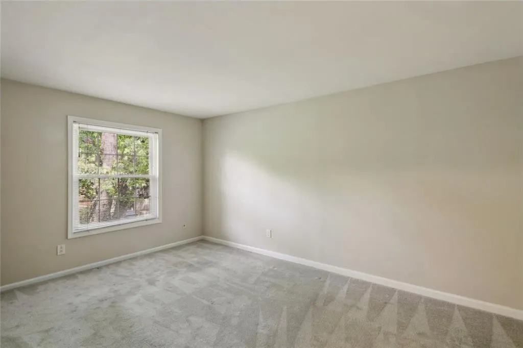 Atlanta, Georgia 30342, United States, 2 Bedrooms Bedrooms, ,2 BathroomsBathrooms,Residential,Pending,122317