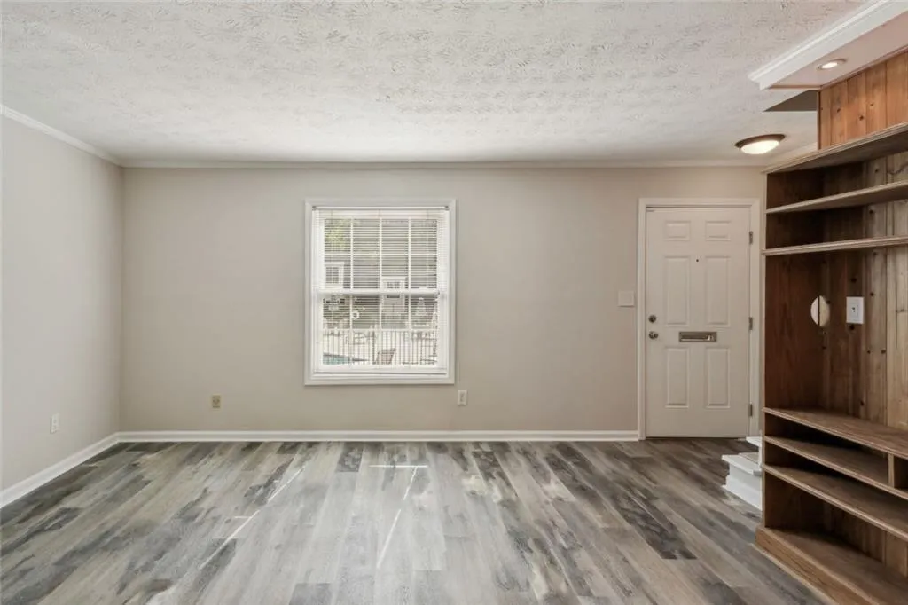 Atlanta, Georgia 30342, United States, 2 Bedrooms Bedrooms, ,2 BathroomsBathrooms,Residential,Pending,122317