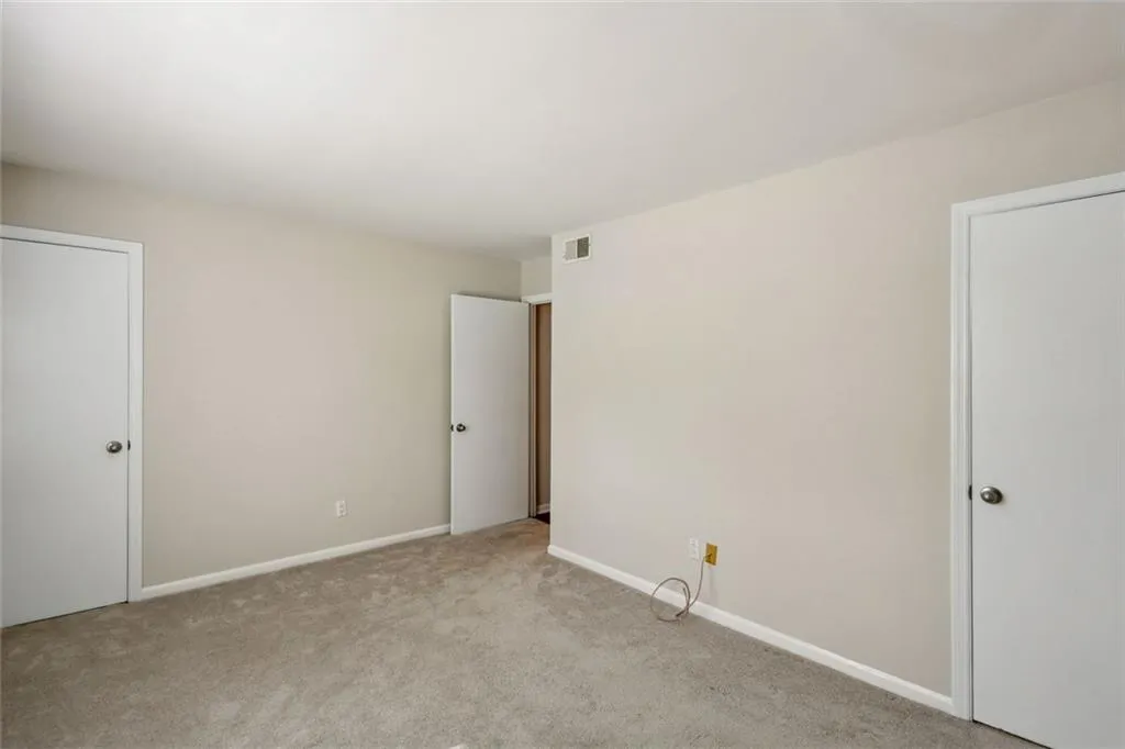 Atlanta, Georgia 30342, United States, 2 Bedrooms Bedrooms, ,2 BathroomsBathrooms,Residential,Pending,122317