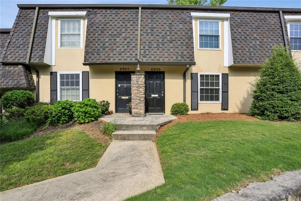 Atlanta, Georgia 30342, United States, 2 Bedrooms Bedrooms, ,2 BathroomsBathrooms,Residential,Pending,122317