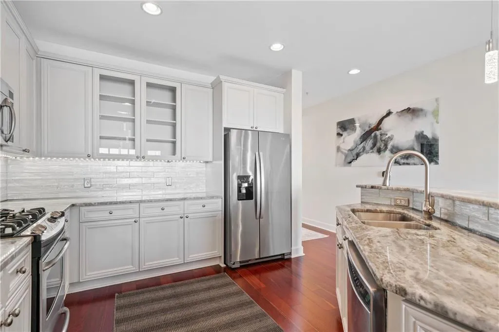 Atlanta, Georgia 30339, United States, 2 Bedrooms Bedrooms, ,2 BathroomsBathrooms,Residential,Active,126619