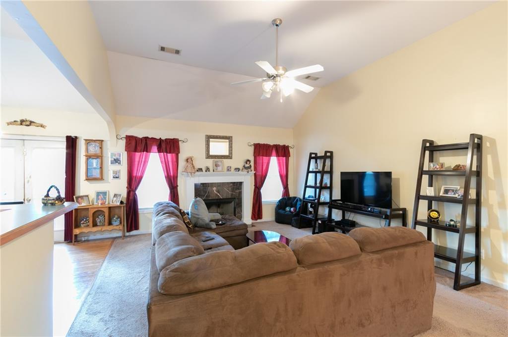 9444 Lakeview Court