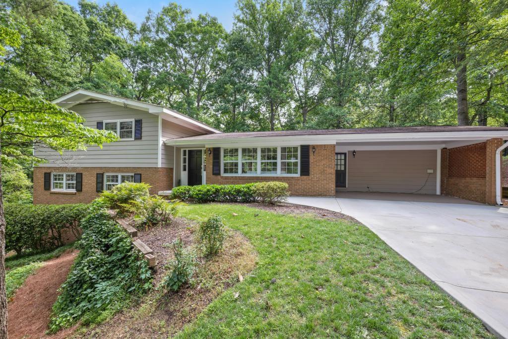 225 River Springs Drive NW
