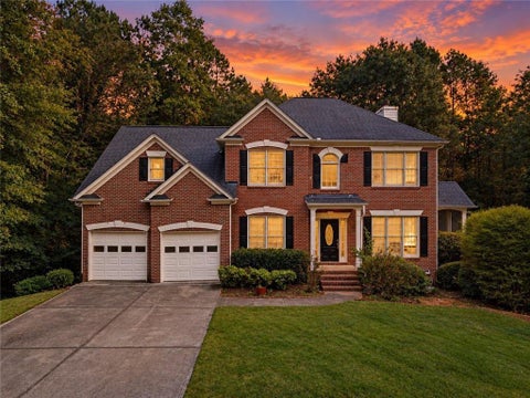 Homes For Sale - 560 Hopewell Downs Drive<br/> Alpharetta, GA 30004