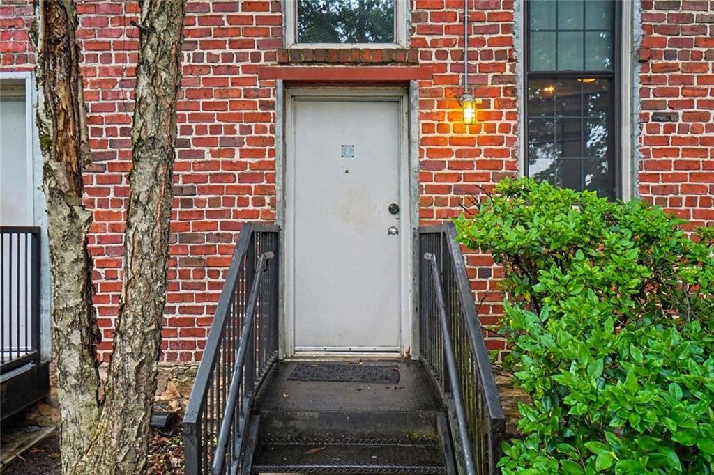 644 Wells Street SW 2