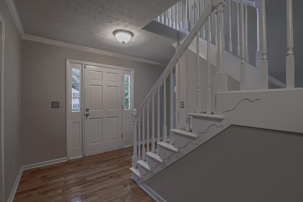 2451 Meadowglen Trail