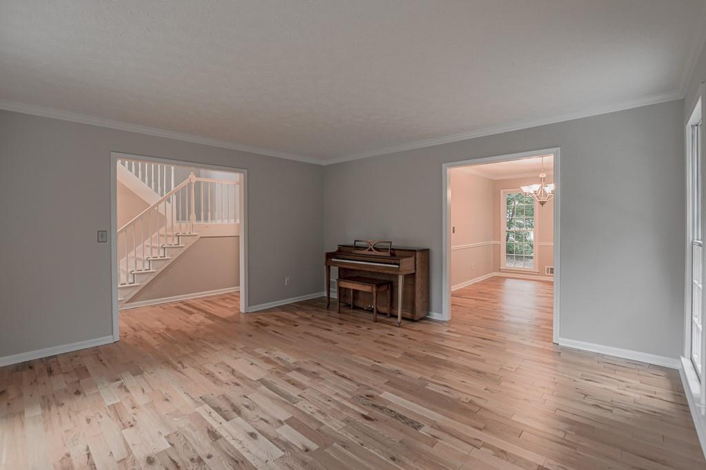 2451 Meadowglen Trail