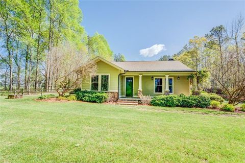 A home in Dacula