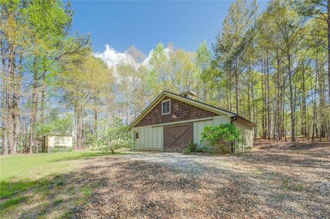 A home in Dacula