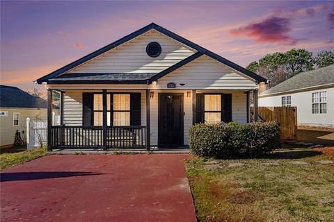 Homes For Sale - 1615 Hallmark Hills Drive<br/> Griffin, GA 30223