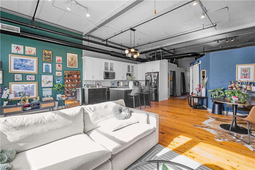 150 Walker Street SW 7