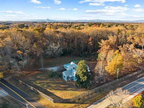 113 FOSTER Street NW Cornelia GA 30531