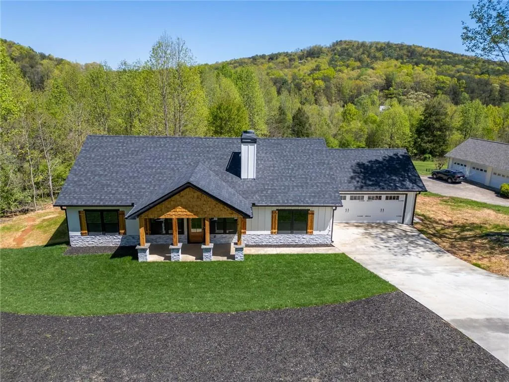 Cleveland, Georgia 30528, United States, 3 Bedrooms Bedrooms, ,2 BathroomsBathrooms,Residential,Active,120944