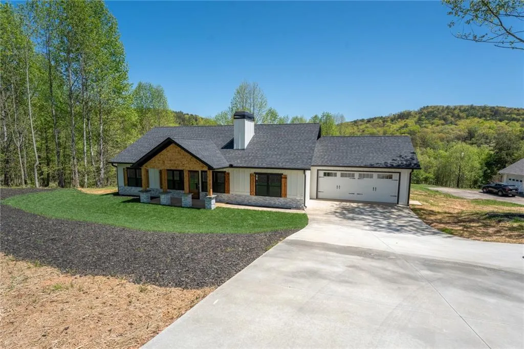 Cleveland, Georgia 30528, United States, 3 Bedrooms Bedrooms, ,2 BathroomsBathrooms,Residential,Active,120944