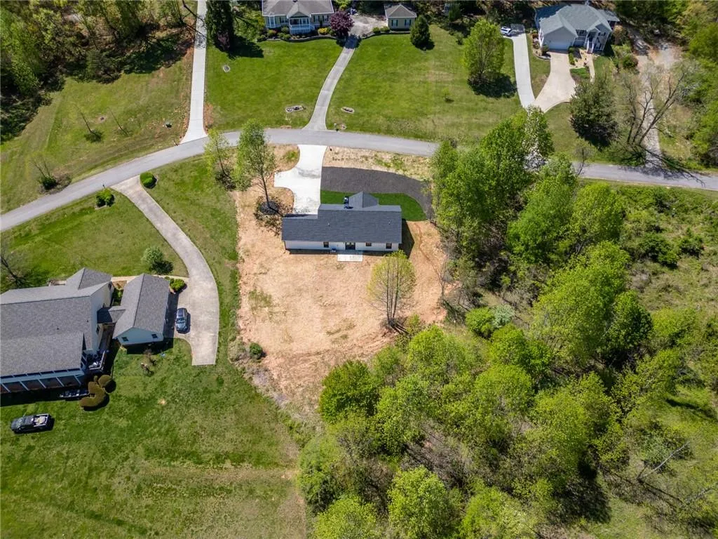 Cleveland, Georgia 30528, United States, 3 Bedrooms Bedrooms, ,2 BathroomsBathrooms,Residential,Active,120944