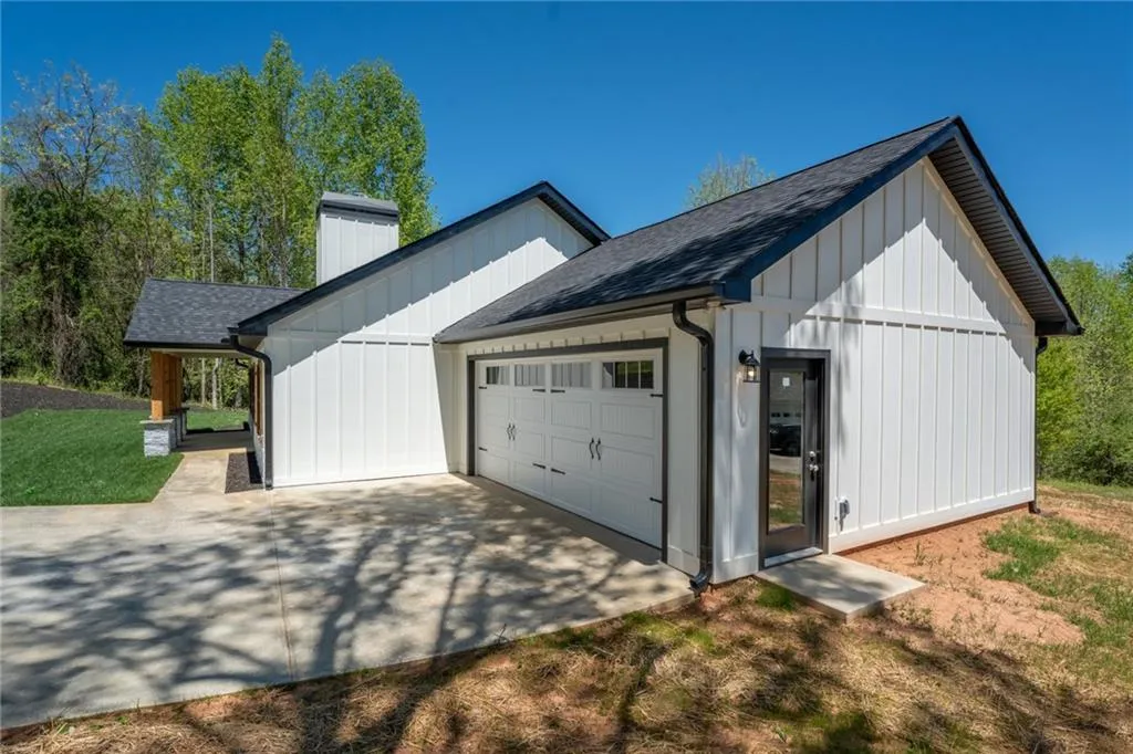 Cleveland, Georgia 30528, United States, 3 Bedrooms Bedrooms, ,2 BathroomsBathrooms,Residential,Active,120944