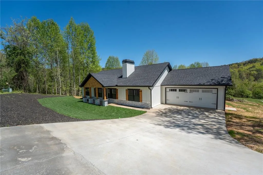 Cleveland, Georgia 30528, United States, 3 Bedrooms Bedrooms, ,2 BathroomsBathrooms,Residential,Active,120944