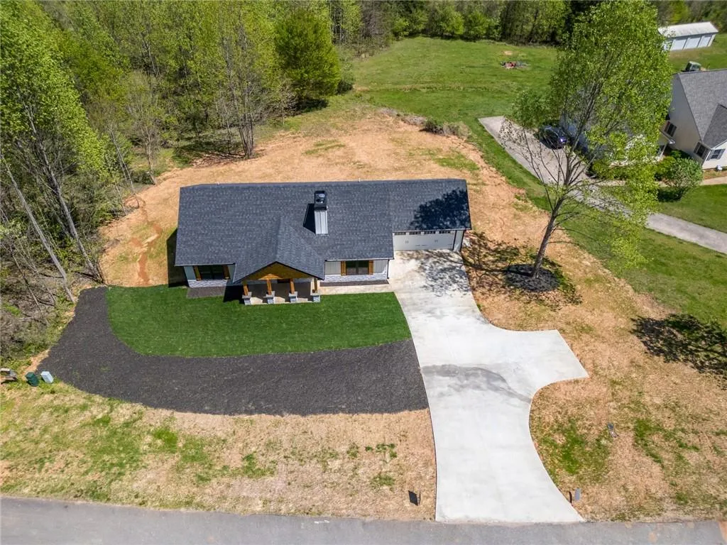 Cleveland, Georgia 30528, United States, 3 Bedrooms Bedrooms, ,2 BathroomsBathrooms,Residential,Active,120944