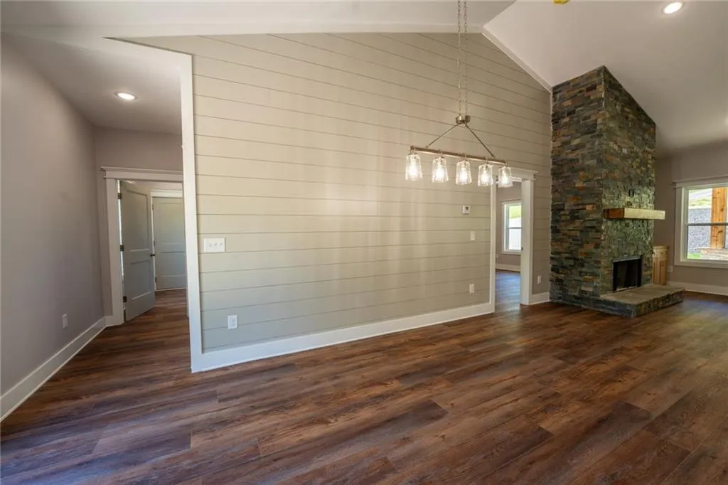 Cleveland, Georgia 30528, United States, 3 Bedrooms Bedrooms, ,2 BathroomsBathrooms,Residential,Active,120944