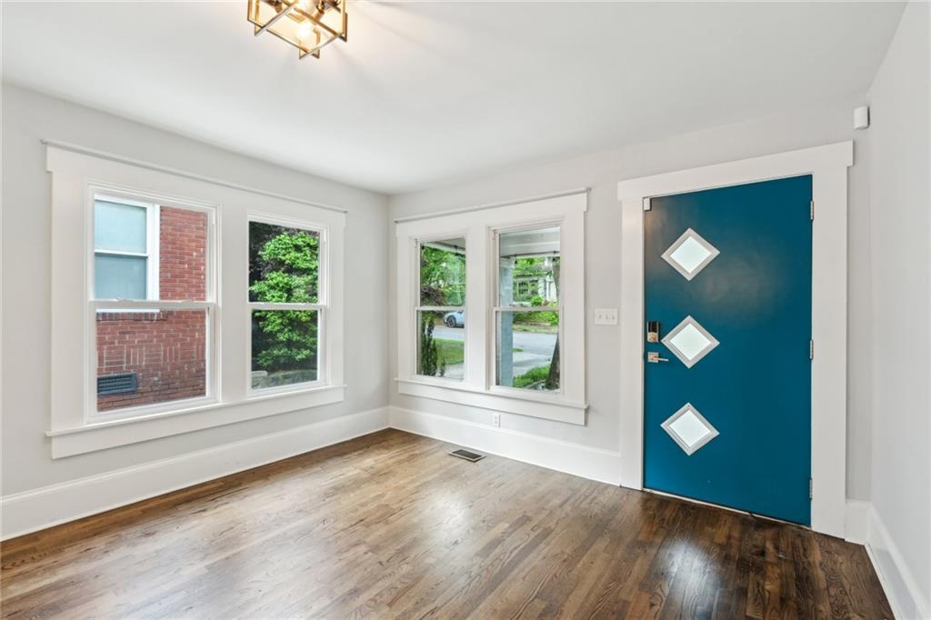 308 Mcpherson Place SE
