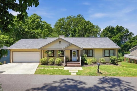 Homes For Sale - 131 Holiday Street<br/> Marietta, GA 30060