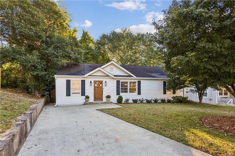 1905 Woodland Hills Avenue NW Atlanta GA 30318