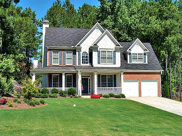 BACK ON THE MARKET! SELLER TO PAY FULL CLOSING COSTS WITH ANY ACCEPTABLE OFFER!!! VIEW THIS ONE TODAY WHILE YOU STILL CAN!!!3BR,2.5bath home on culsesac lot, sod in front and back, huge finished bonus room,hardwoods~super clean!!!