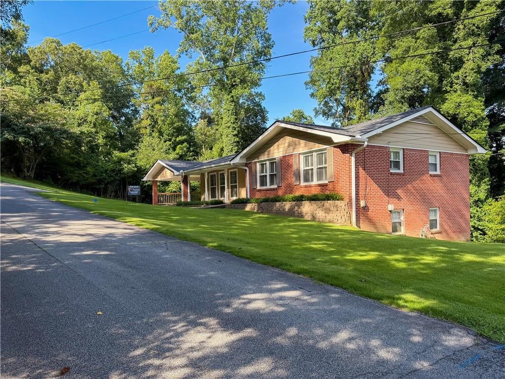 210 Greenwood Lane