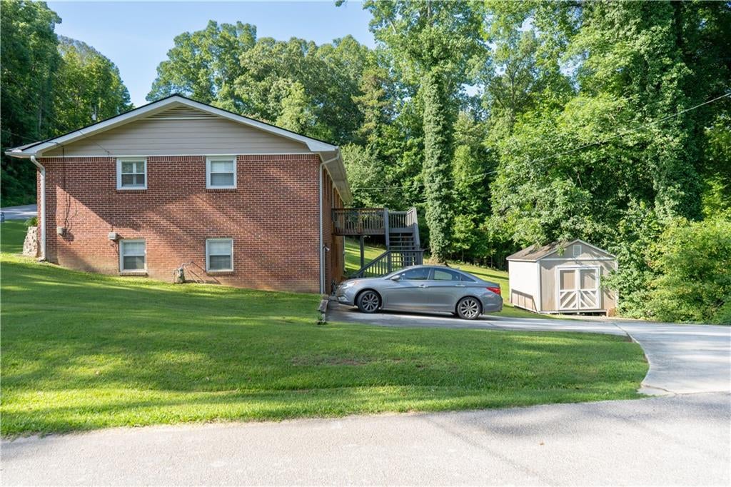 210 Greenwood Lane