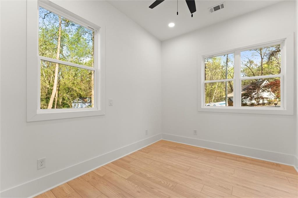 2082 Lyle Avenue, College Park, Georgia image 28