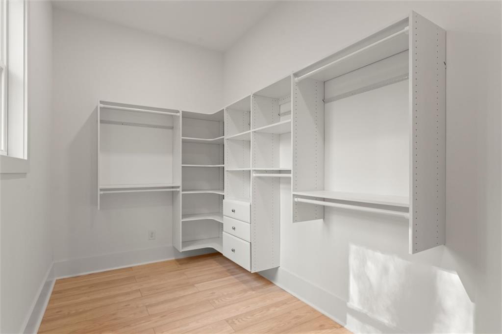 2082 Lyle Avenue, College Park, Georgia image 39