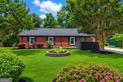 Homes For Sale - 855 Tall Deer Dr<br/> Fulton County, Fairburn, GA 30213