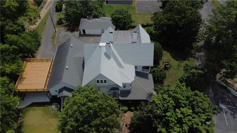 A home in Adairsville