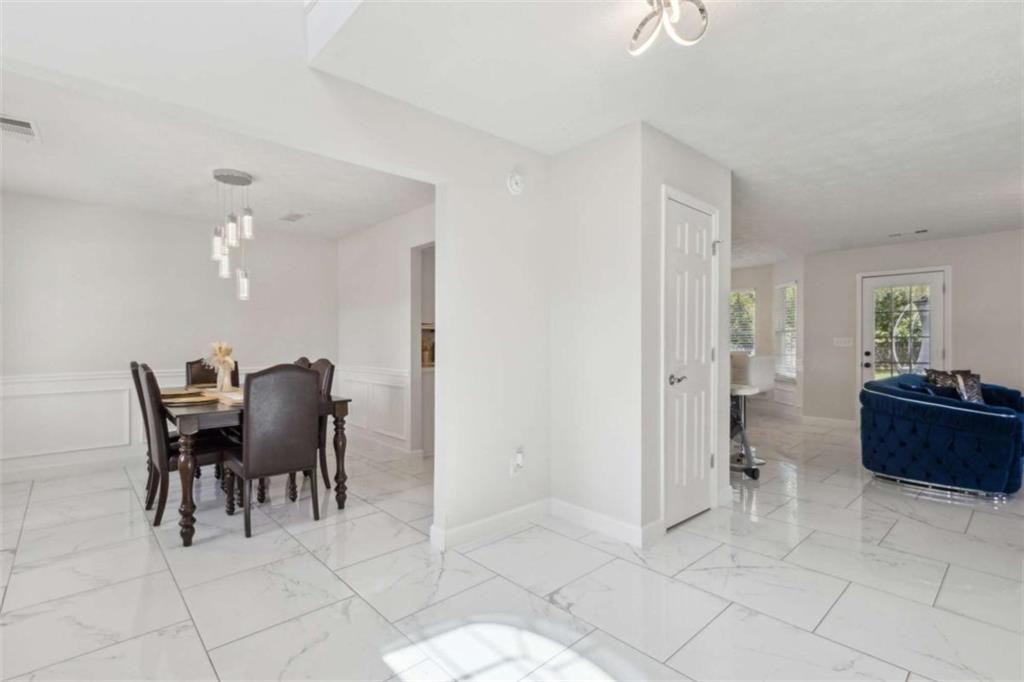 1040 Orchard Circle