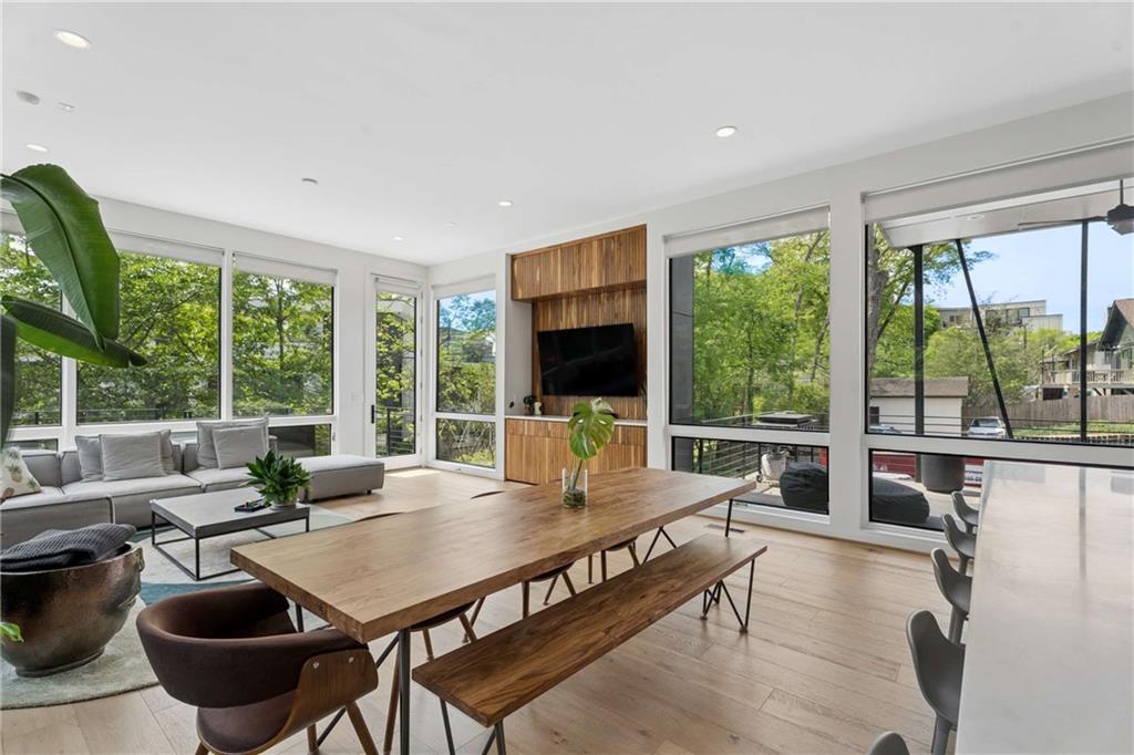 829 North Avenue NE 2