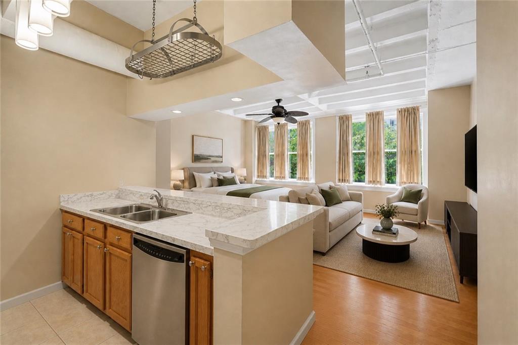 32 Peachtree Street NW 305
