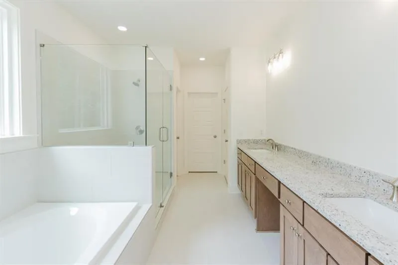 Gainesville, Georgia 30506, United States, 4 Bedrooms Bedrooms, ,5 BathroomsBathrooms,Residential,Active,238958