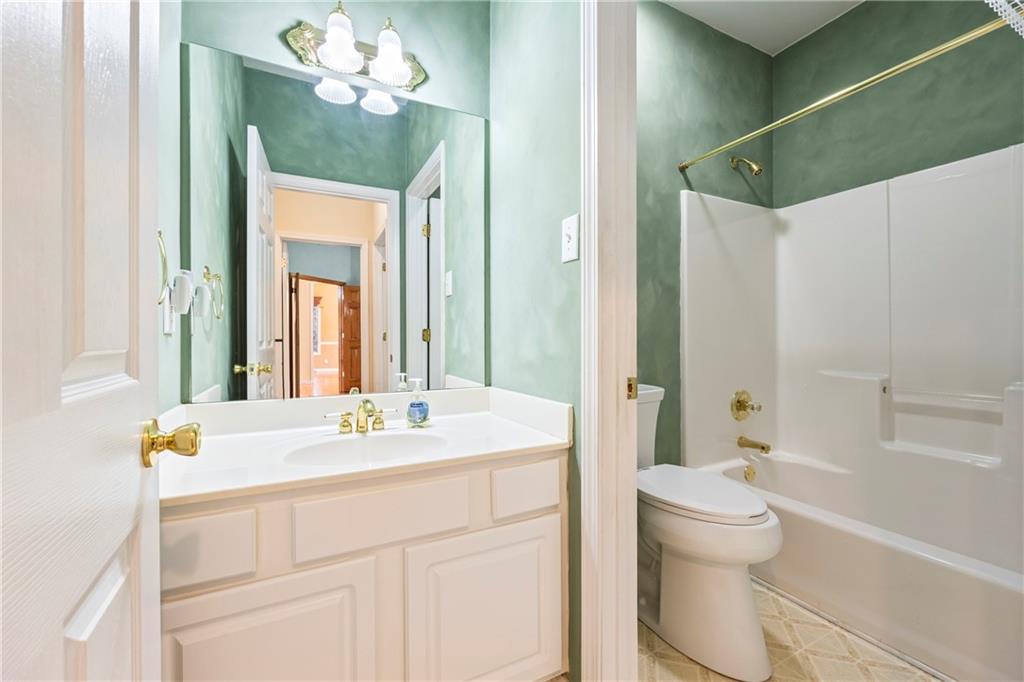 5595 Rolling Acres Lane, Cumming, Georgia image 21