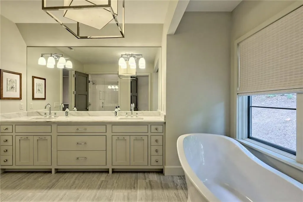 Clayton, Georgia 30525, United States, 4 Bedrooms Bedrooms, ,5 BathroomsBathrooms,Residential,Active,20670