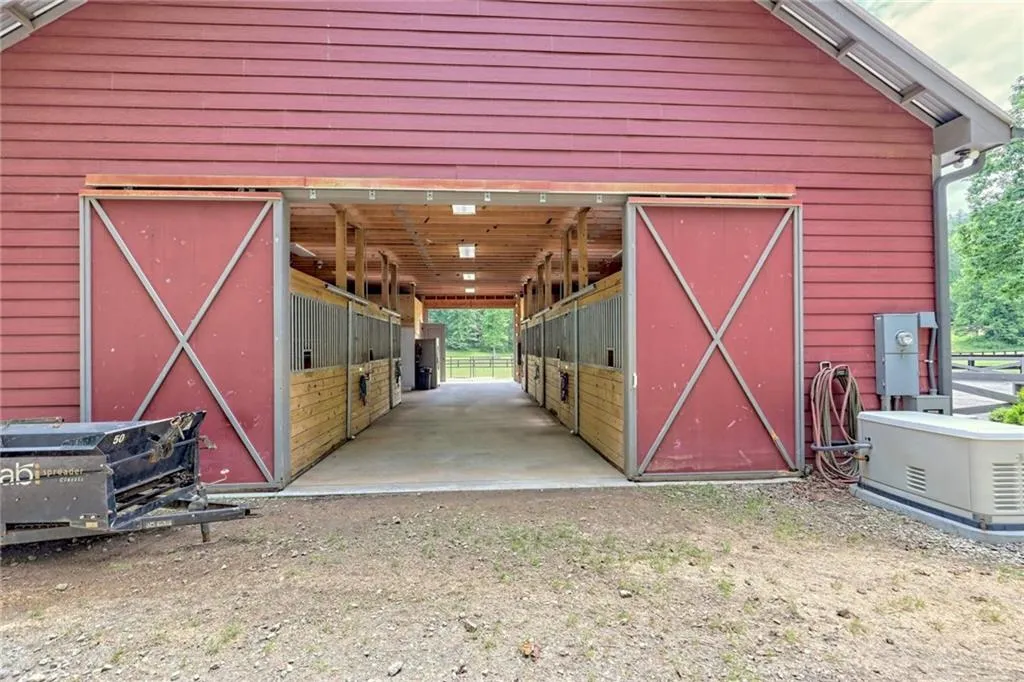 Clayton, Georgia 30525, United States, 4 Bedrooms Bedrooms, ,5 BathroomsBathrooms,Residential,Active,20670