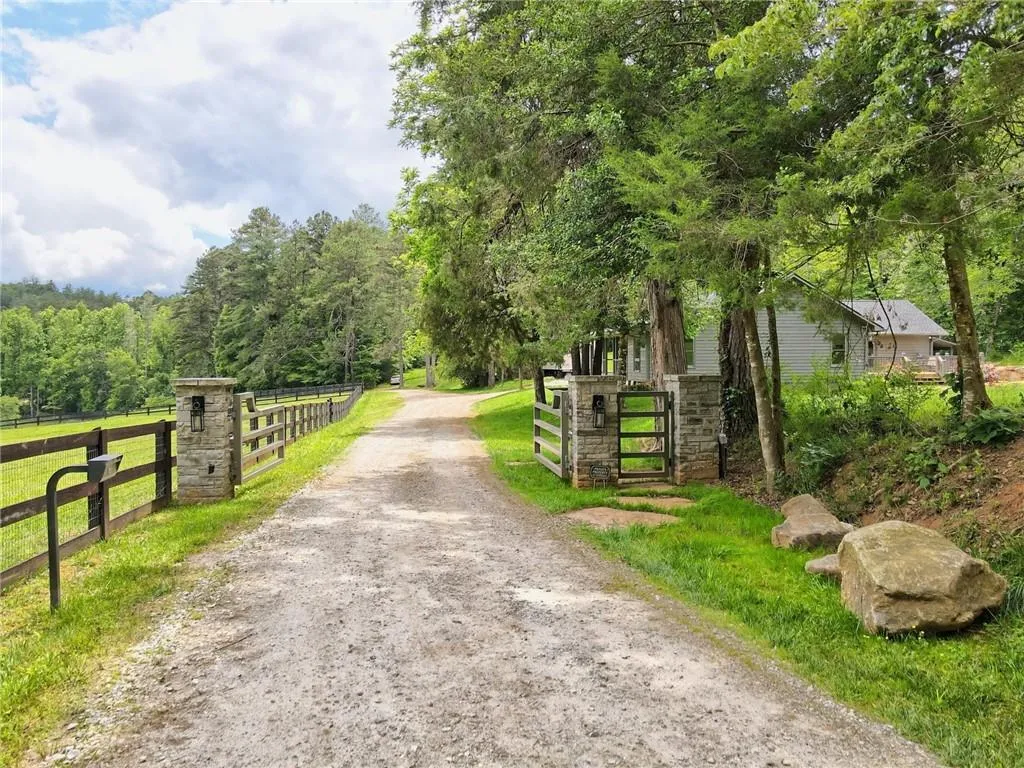 Clayton, Georgia 30525, United States, 4 Bedrooms Bedrooms, ,5 BathroomsBathrooms,Residential,Active,20670